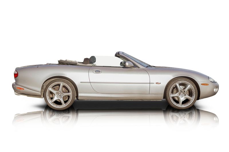 An incredible side shot photo of aJaguar XKR that you should buy.