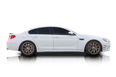 Passenger side photo of 2015 BMW M6