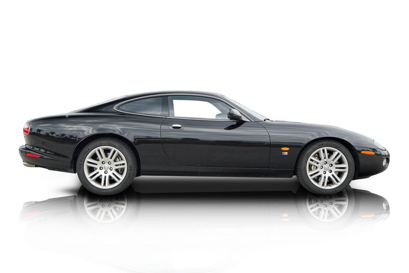 An incredible side shot photo of aJaguar XKR that you should buy.