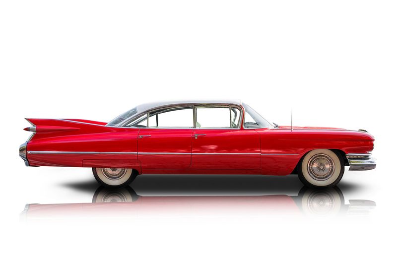 An incredible side shot photo of aCadillac Series 62 that you should buy.