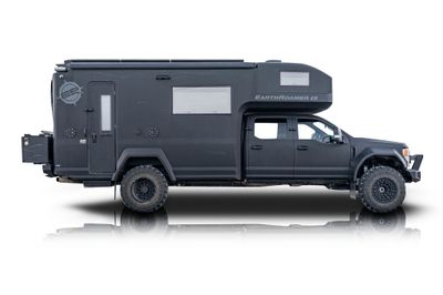 Passenger side photo of 2022 Ford F-550