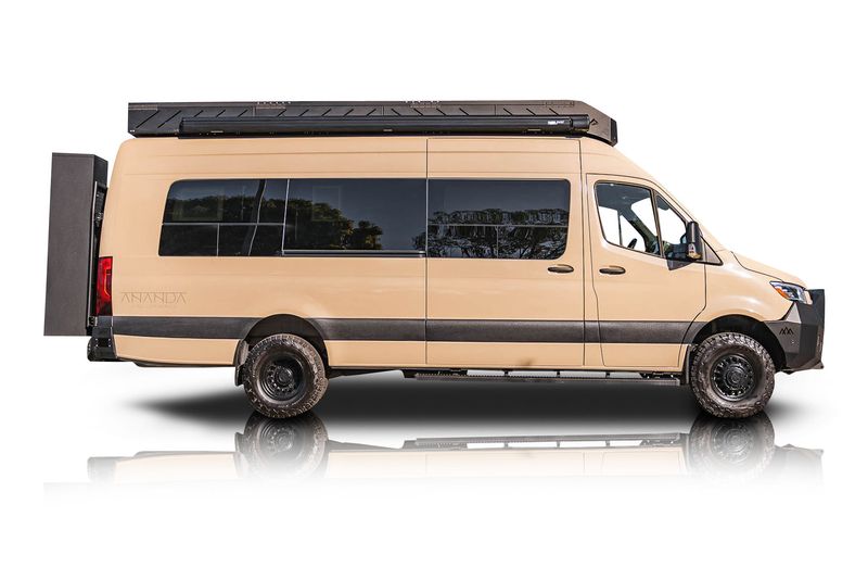 An incredible side shot photo of aMercedes-Benz Sprinter 3500 that you should buy.