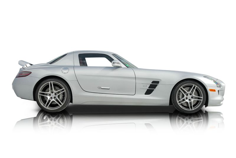 An incredible side shot photo of aMercedes-Benz SLS AMG that you should buy.