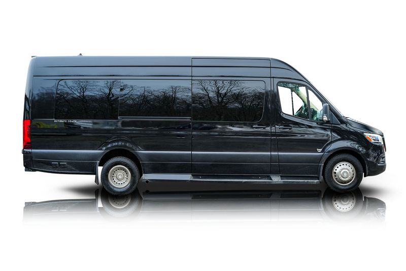 An incredible side shot photo of aMercedes-Benz Sprinter 3500 that you should buy.