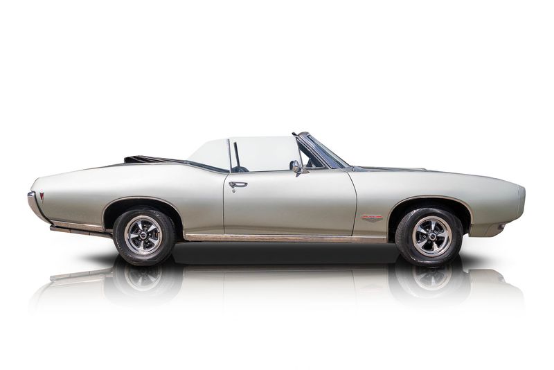 An incredible side shot photo of aPontiac GTO that you should buy.