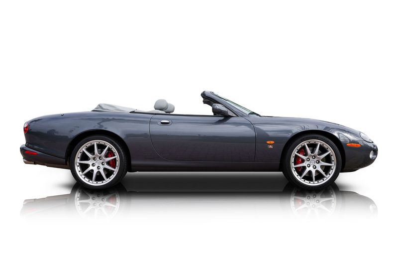 An incredible side shot photo of aJaguar XKR that you should buy.