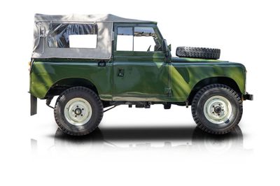 Passenger side photo of 1976 Land Rover Santana