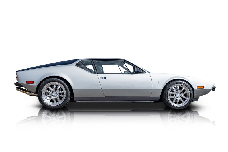 An incredible side shot photo of aDe Tomaso Pantera that you should buy.