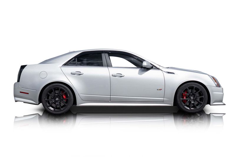 An incredible side shot photo of aCadillac CTS-V that you should buy.