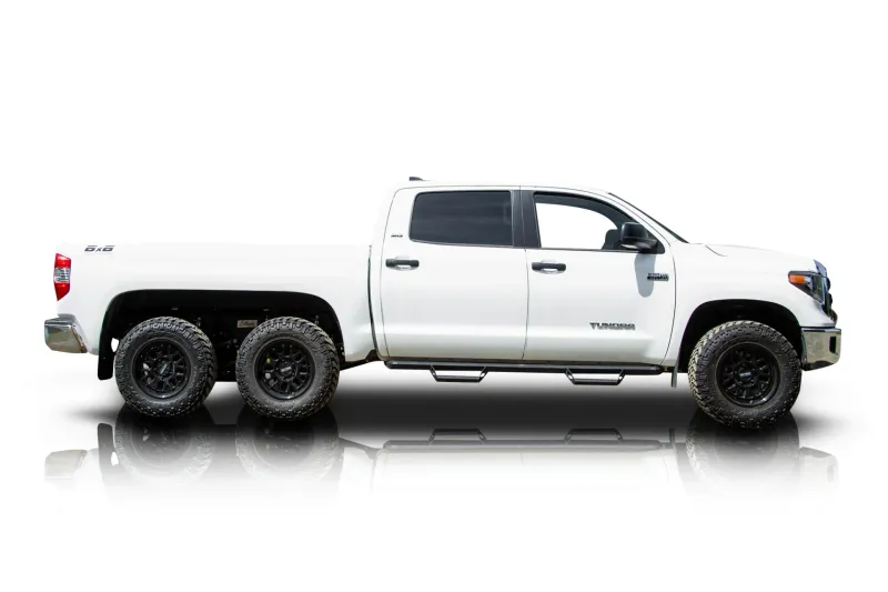 An incredible side shot photo of aToyota Tundra that you should buy.