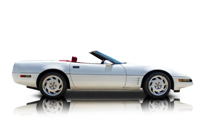 An incredible side shot photo of aChevrolet Corvette that you should buy.