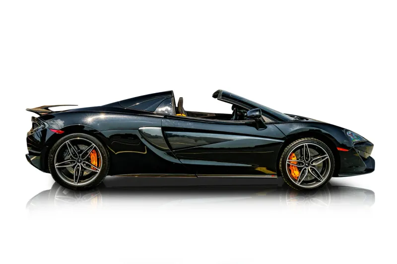 An incredible side shot photo of aMcLaren 570S that you should buy.