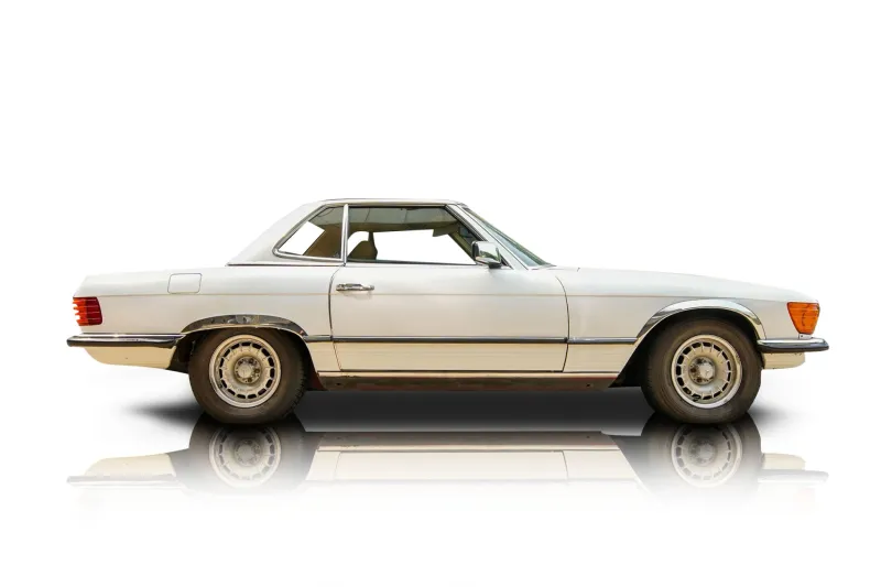 An incredible side shot photo of aMercedes-Benz 500SL that you should buy.