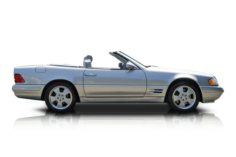 An incredible side shot photo of aMercedes-Benz SL500 that you should buy.
