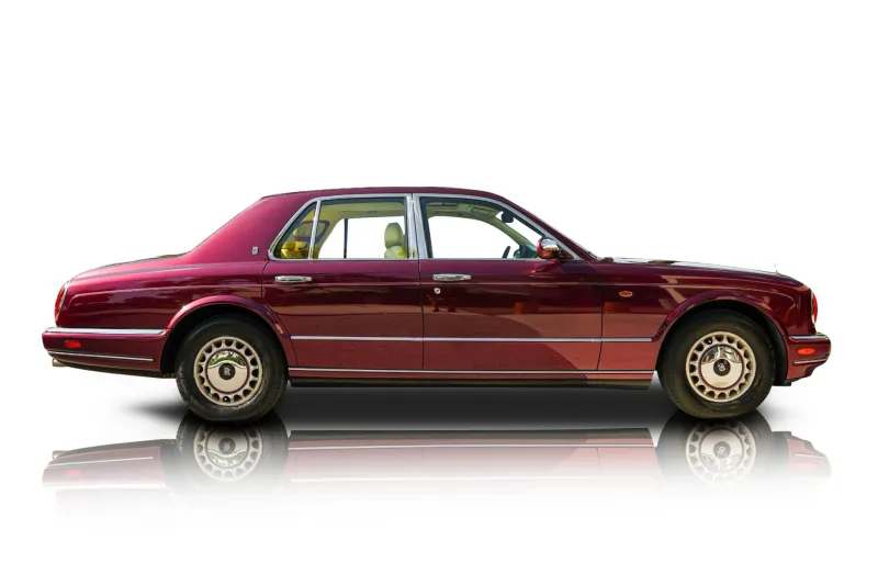 An incredible side shot photo of aRolls-Royce Silver Seraph that you should buy.