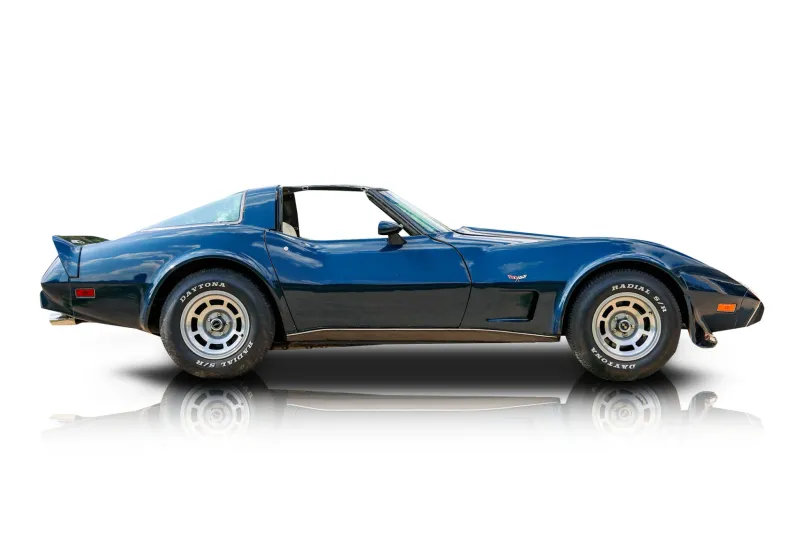 An incredible side shot photo of aChevrolet Corvette that you should buy.