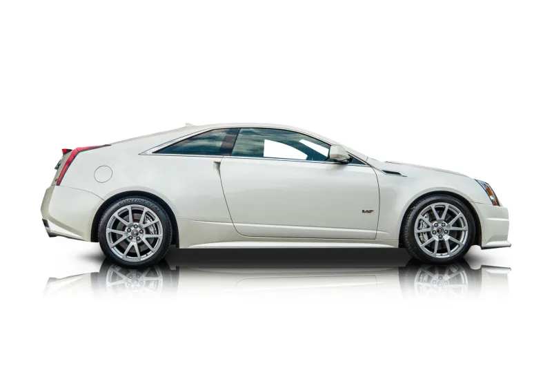 An incredible side shot photo of aCadillac CTS-V that you should buy.
