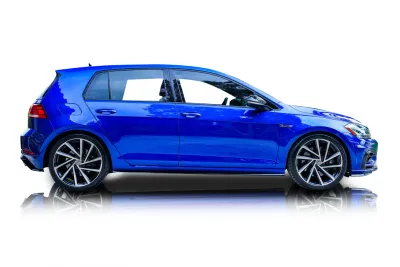 Passenger side photo of 2019 Volkswagen Golf