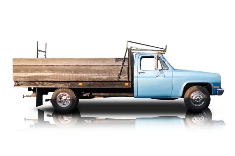 An incredible side shot photo of aGMC R3500 that you should buy.