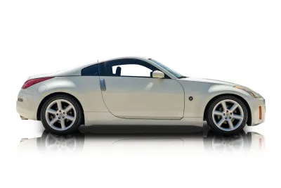 Passenger side photo of 2004 Nissan 350Z