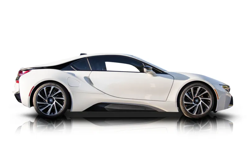 An incredible side shot photo of aBMW I8 that you should buy.