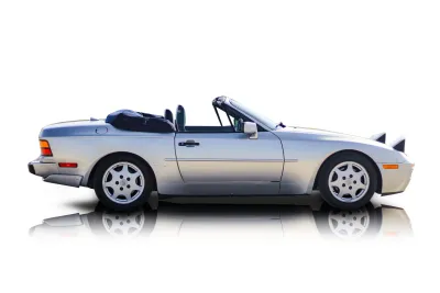 Passenger side photo of 1990 Porsche 944