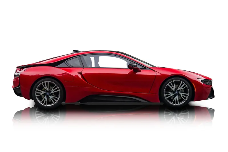 An incredible side shot photo of aBMW I8 that you should buy.