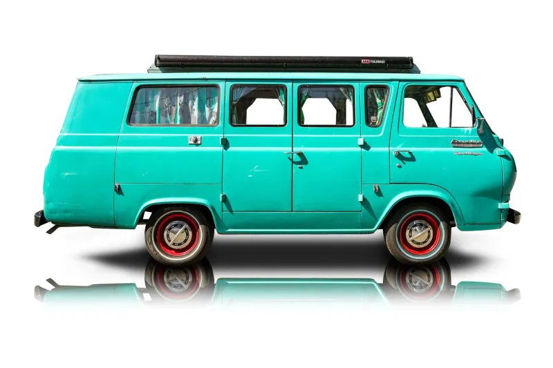 An incredible side shot photo of aFord Econoline that you should buy.
