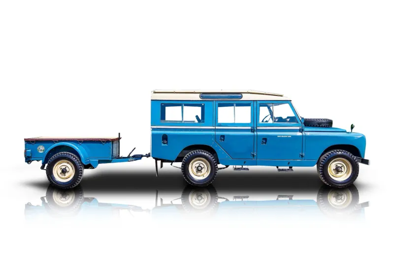 An incredible side shot photo of aLand Rover Series IIA that you should buy.