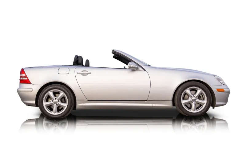 An incredible side shot photo of aMercedes-Benz SLK320 that you should buy.
