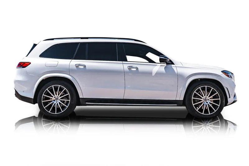 An incredible side shot photo of aMercedes-Benz GLS450 that you should buy.