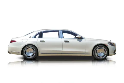 Passenger side photo of 2022 Mercedes-Benz Maybach S580