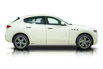 Passenger side photo of 2017 Maserati Levante