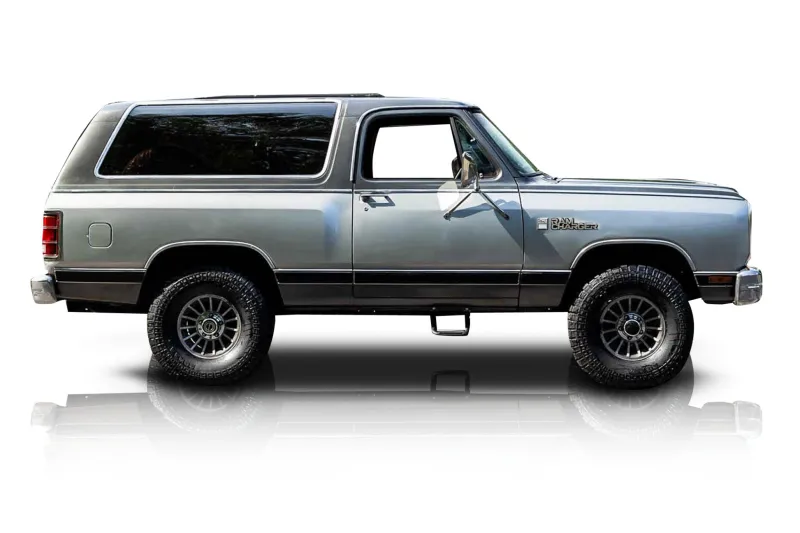An incredible side shot photo of aDodge Ramcharger that you should buy.