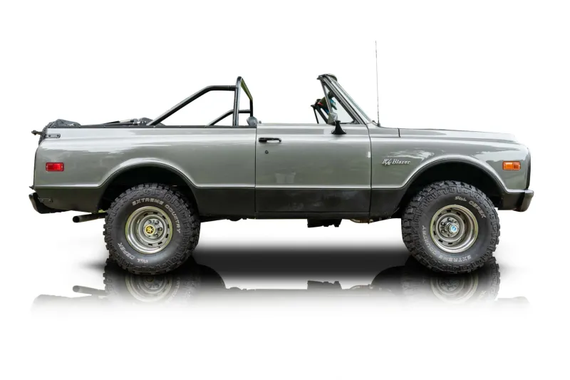 An incredible side shot photo of aChevrolet K5 Blazer that you should buy.