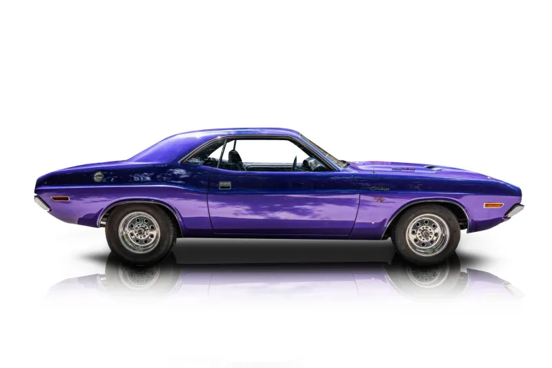 An incredible side shot photo of aDodge Challenger that you should buy.