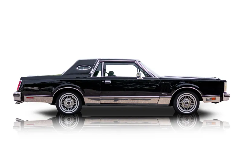 An incredible side shot photo of aLincoln Continental that you should buy.