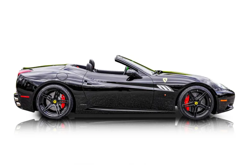 An incredible side shot photo of aFerrari California that you should buy.