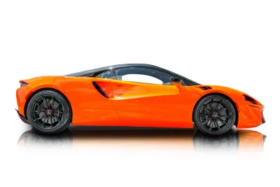Passenger side photo of 2023 McLaren Artura