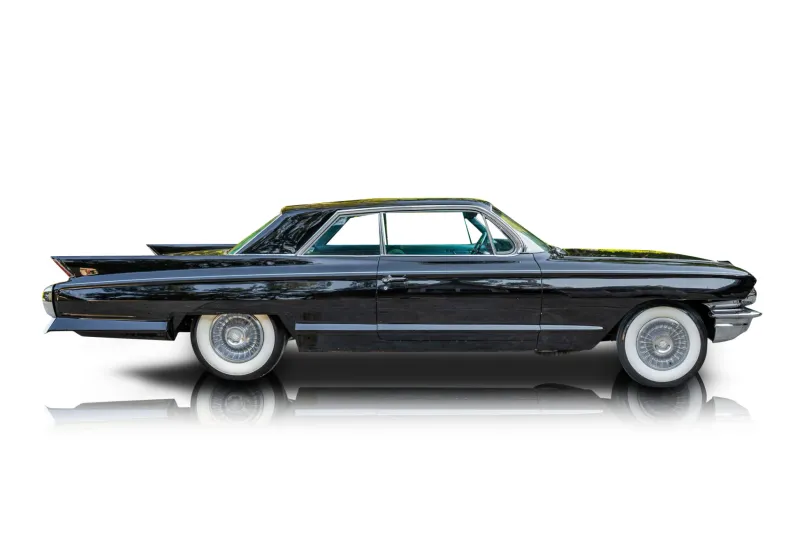 An incredible side shot photo of aCadillac Series 62 that you should buy.