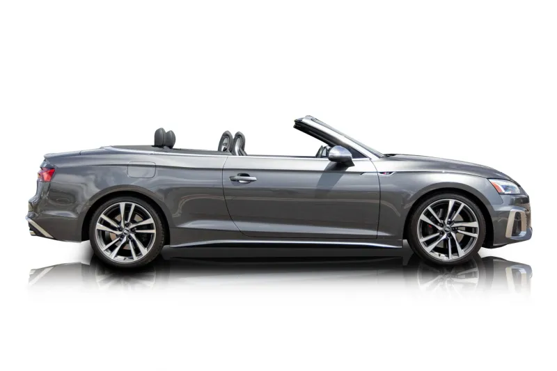 An incredible side shot photo of aAudi S5 that you should buy.