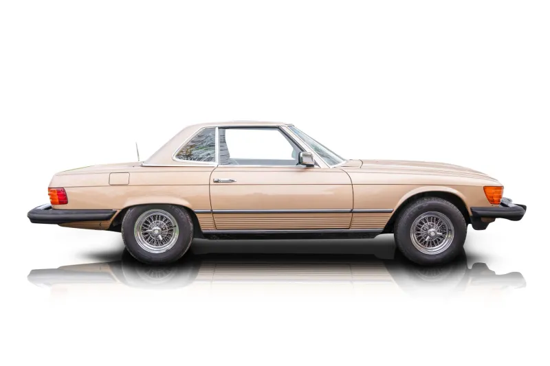 An incredible side shot photo of aMercedes-Benz 380SL that you should buy.
