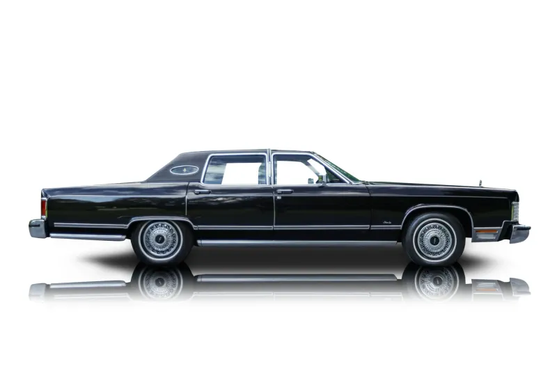 An incredible side shot photo of aLincoln Continental that you should buy.