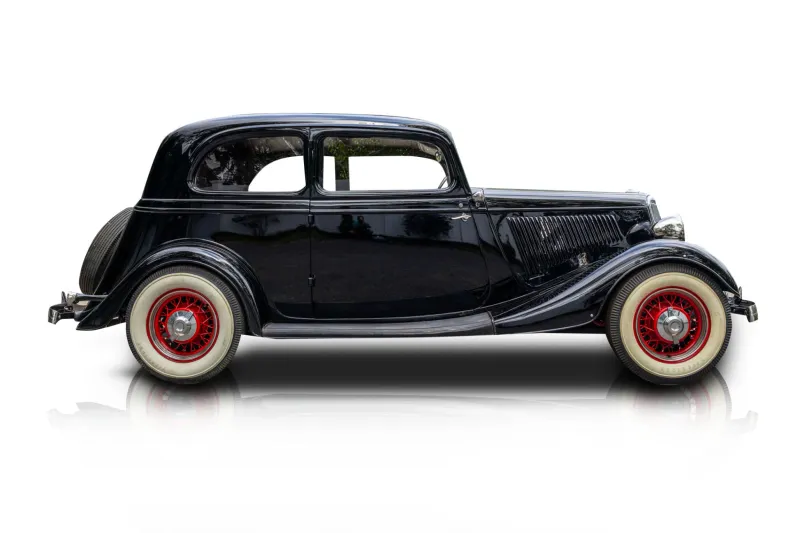 An incredible side shot photo of aFord Model 40 that you should buy.
