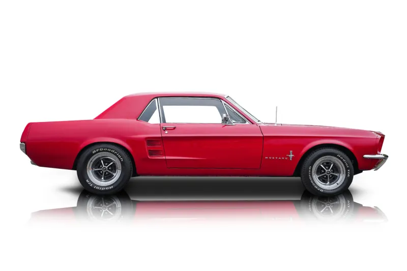 An incredible side shot photo of aFord Mustang that you should buy.