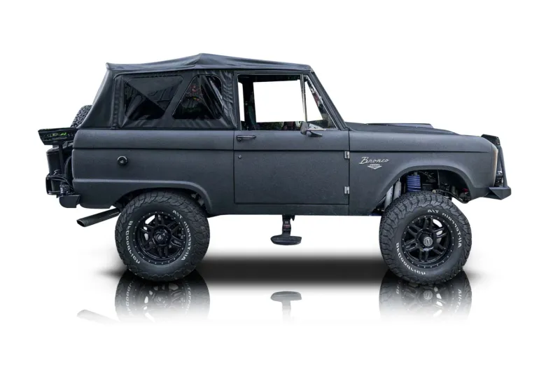 An incredible side shot photo of aFord Bronco that you should buy.