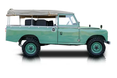 Passenger side photo of 1973 Land Rover Series IIA