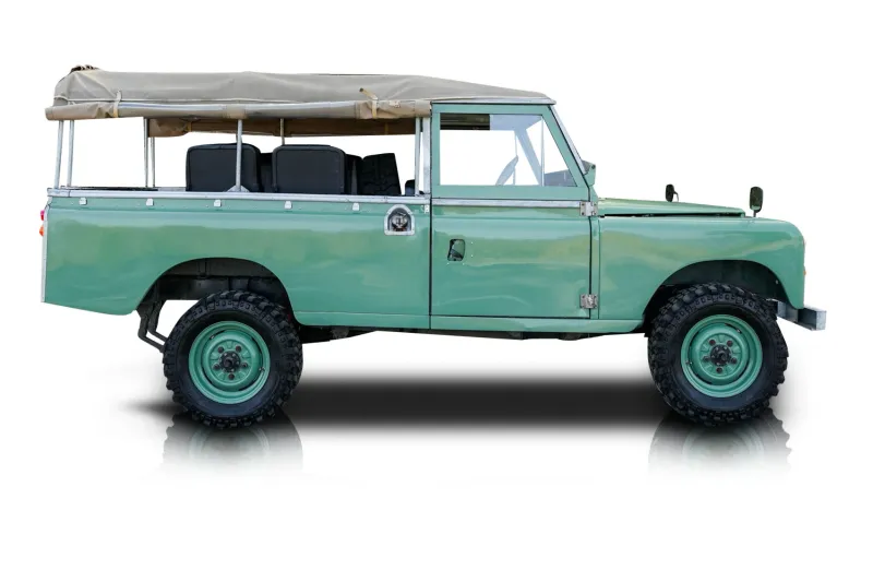 An incredible side shot photo of aLand Rover Series IIA that you should buy.