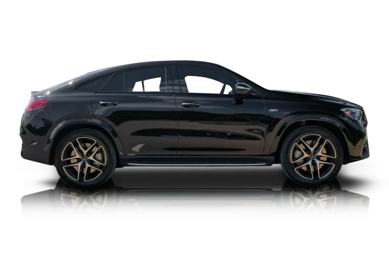An incredible side shot photo of aMercedes-Benz GLE53 AMG that you should buy.