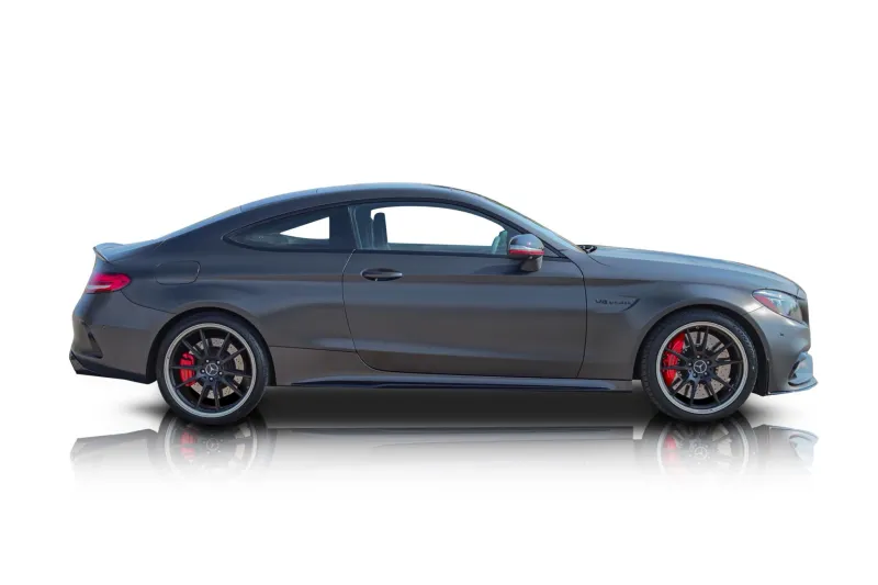 An incredible side shot photo of aMercedes-Benz C63 AMG S that you should buy.